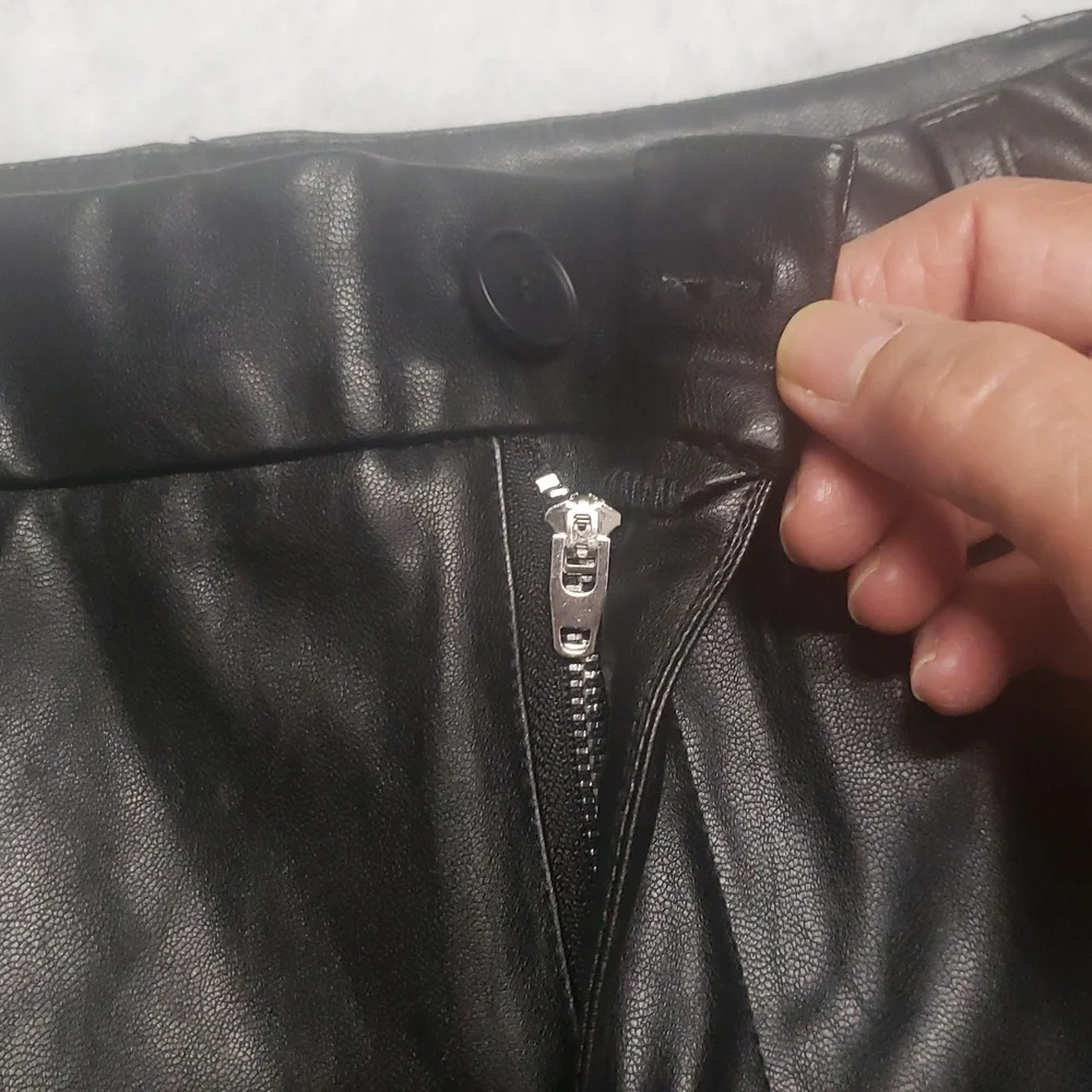 NWT Silvia Wide Legged Black Leather Flared Pants Women's Size L. - Picture 9 of 10